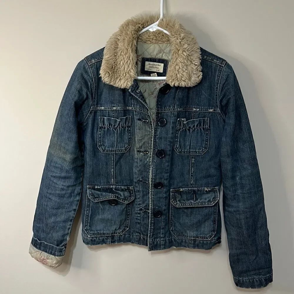 Abercrombie & Fitch Quilt Sherpa Denim Distressed Jean Jacket
